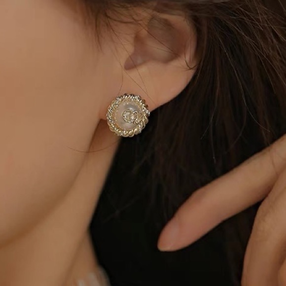 💎PRICE🔻 Double Circle Pearl Earrings jewelry designer inspired - Picture 2 of 7